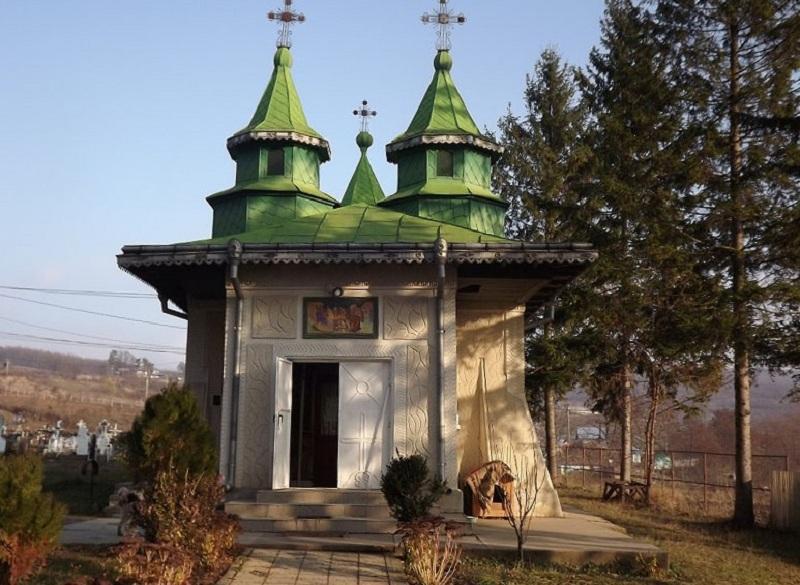 Biserica - vedere exterioară